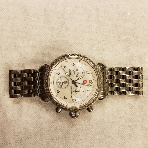 Looking to buy a different style Michele watch - Picture 3 of 5